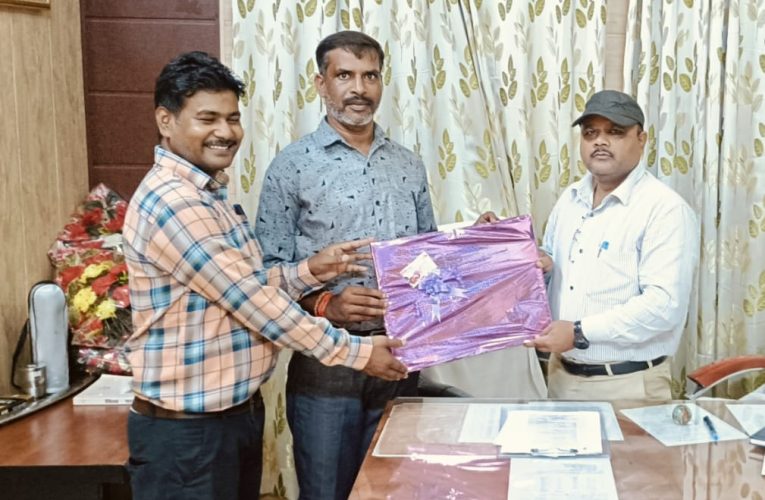 नव उपजिलाधिकारी का भव्य स्वागत: किसानों की समस्याओं पर खास चर्चा