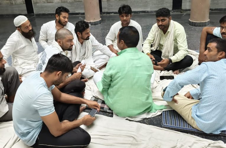 नपा चेयरमैन के खिलाफ 11वें दिन भी धरने पर डटे सभासद