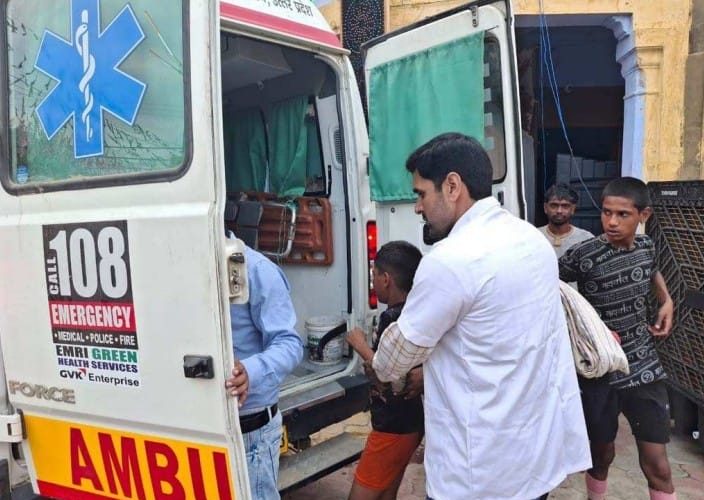 नन्हा कांगड़िया बीमार, अस्पताल में भर्ती: कांवड़ सेवा शिविर में मची हलचल