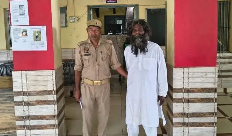 शामली में पुलिस ने मुस्लिम साधु दबोचा, शांति के नाम पर धोखाधड़ी: 15 साल तक साधु बनकर पूजा करता रहा इमामुद्दीन