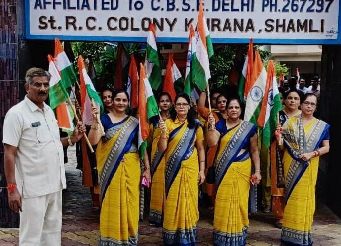 सेन्ट आर.सी. स्कूल में स्वतंत्रता दिवस पर बच्चों ने बाँधा समा