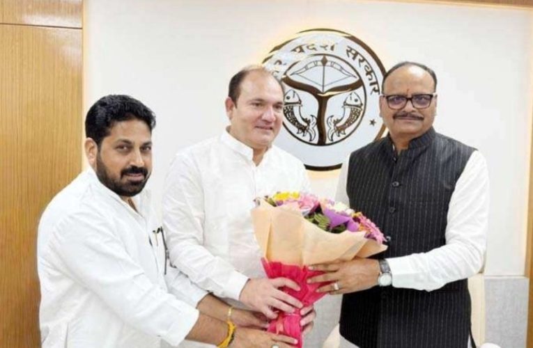 शामली में भगवान परशुराम चौक बनाने की मांग, डिप्टी सीएम को सौंपा ज्ञापन