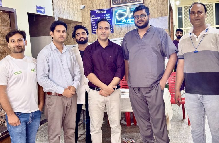 कैराना में लगे विशाल निःशुल्क मेडिकल कैंप में 350 मरीजों की जांच