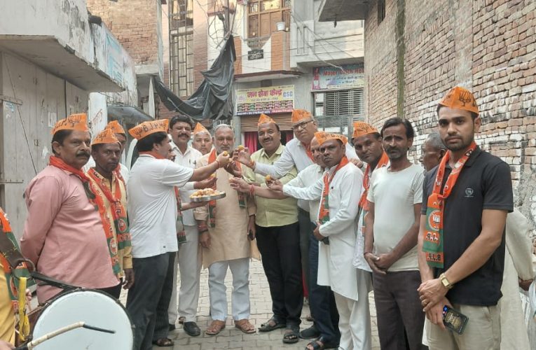 भाजपाइयों ने प्रधानमंत्री नरेंद्र मोदी का जन्मदिन हर्षोल्लास से मनाया