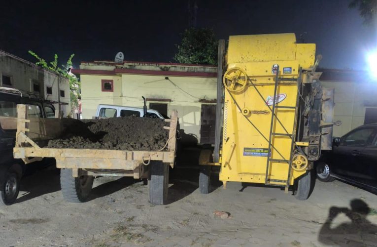 अवैध मिट्टी खनन में लिप्त पांच ट्रैक्टर, चार ट्राली व पट्टे वाली मशीन जब्त