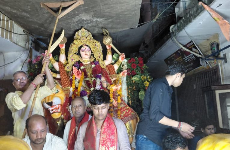 कैराना में माता रानी की सांझी विसर्जन यात्रा धूमधाम से निकाली 