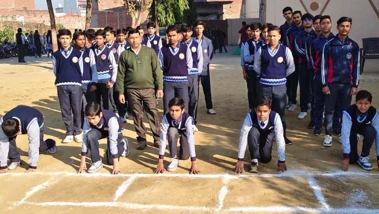 सैंट आर.सी. स्कूल में सीनियर वर्ग वार्षिक खेलकूद प्रतियोगिता में खिलाड़ियों ने दिखाया दम-खम