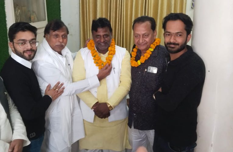 पूर्व चेयरमैन के आवास पर व्यापारियों ने किया रमेश गौड़ कश्यप का स्वागत