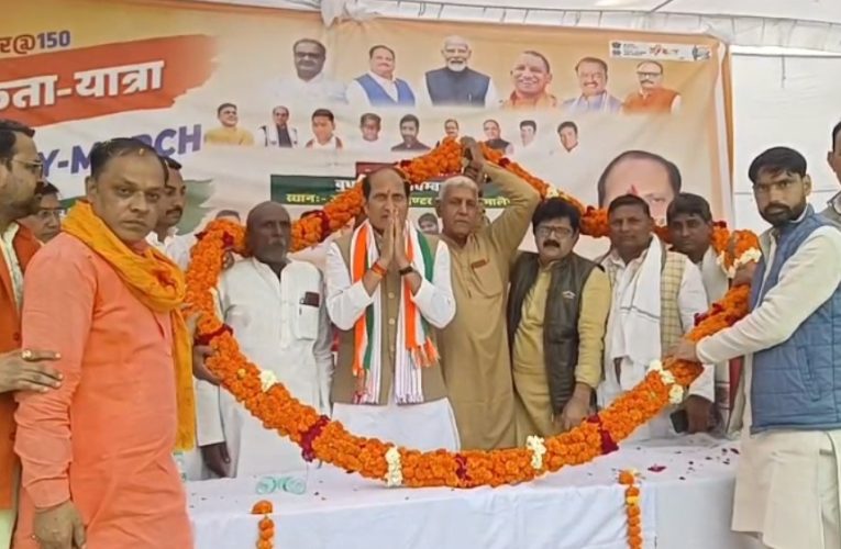 सरदार पटेल जी की जयंती पर शामली के कस्बा गढ़ी पुख्ता से मालैंडी गांव तक निकाली गई एकता तिरंगा यात्रा