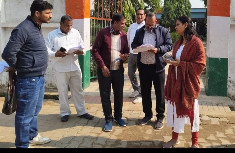 एसडीएम ने गांव-गांव पहुंचकर की एसआईआर कार्य की समीक्षा, दिए निर्देश