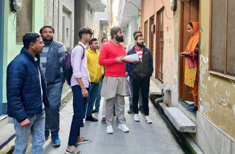 भाजपा जिला मंत्री व कार्यकर्ताओं ने घर-घर जाकर भरवाए एसआईआर के फार्म
