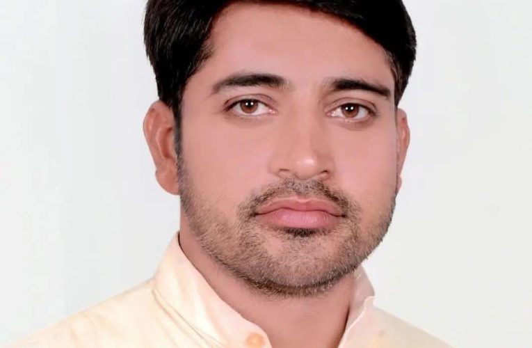 पोकलेन मशीनों से यमुना का सीना चीर रहा खनन ठेकेदार